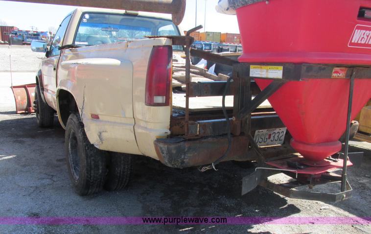 image for item AB9439 1992 Chevrolet Cheyenne 3500 pickup truck