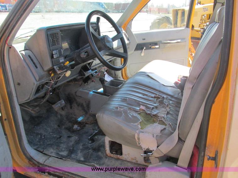 image for item AB9439 1992 Chevrolet Cheyenne 3500 pickup truck