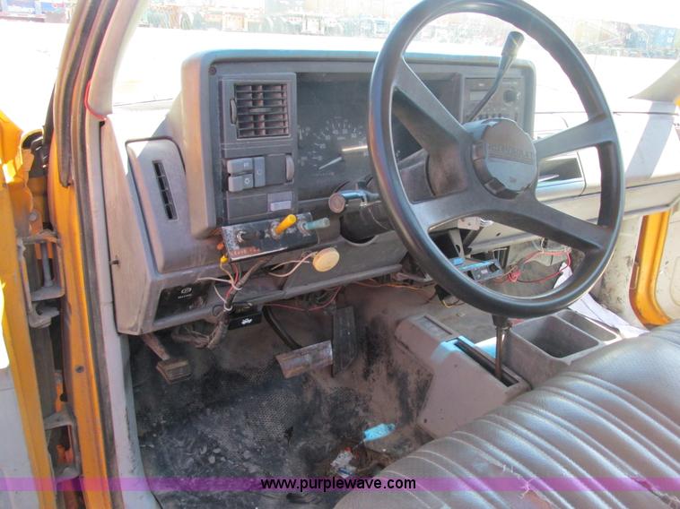 image for item AB9439 1992 Chevrolet Cheyenne 3500 pickup truck