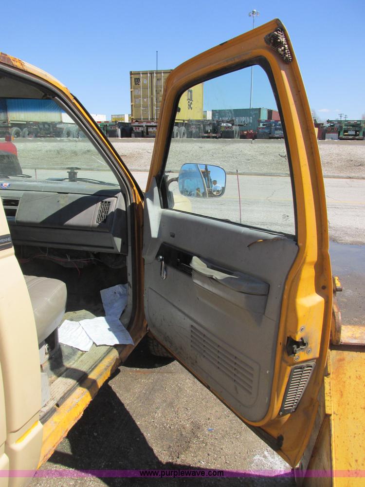 image for item AB9439 1992 Chevrolet Cheyenne 3500 pickup truck