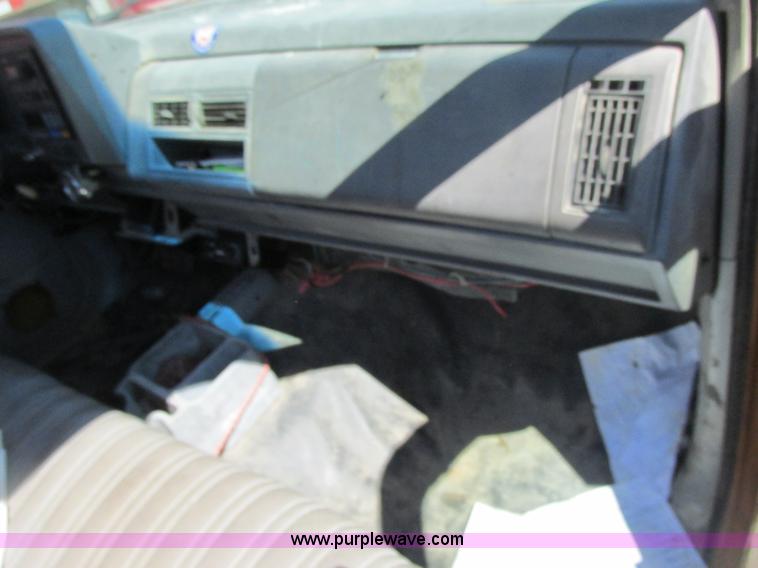 image for item AB9439 1992 Chevrolet Cheyenne 3500 pickup truck