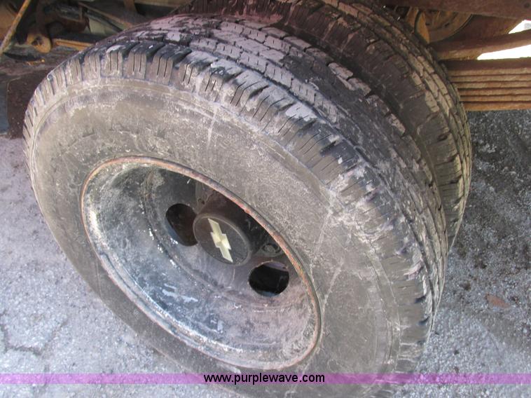 image for item AB9439 1992 Chevrolet Cheyenne 3500 pickup truck