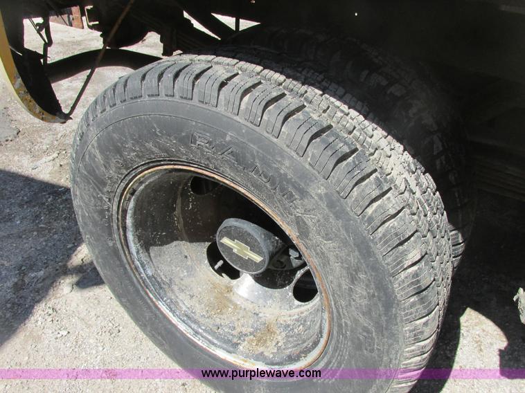 image for item AB9439 1992 Chevrolet Cheyenne 3500 pickup truck