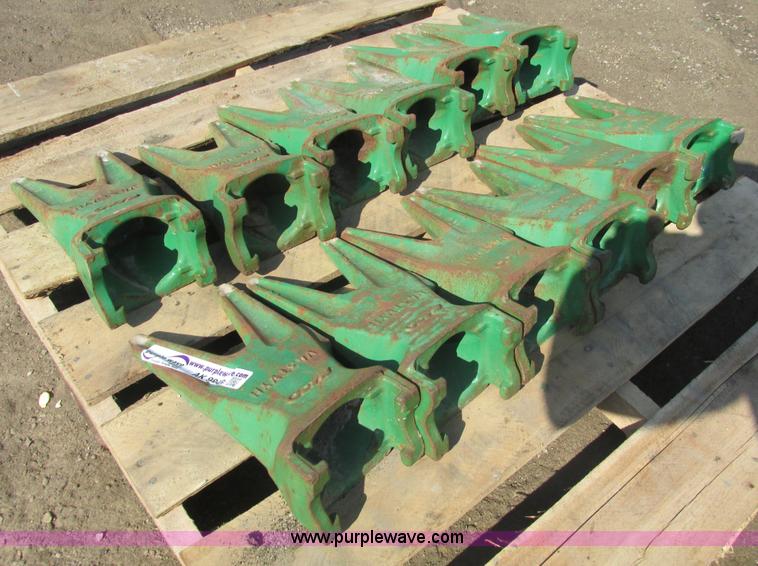 image for item AK9846 (12) Esco cutting teeth