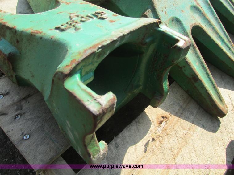 image for item AK9846 (12) Esco cutting teeth