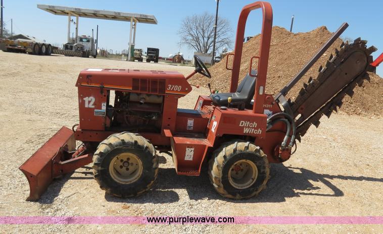 image for item B4679 1997 Ditch Witch 3700DD trencher
