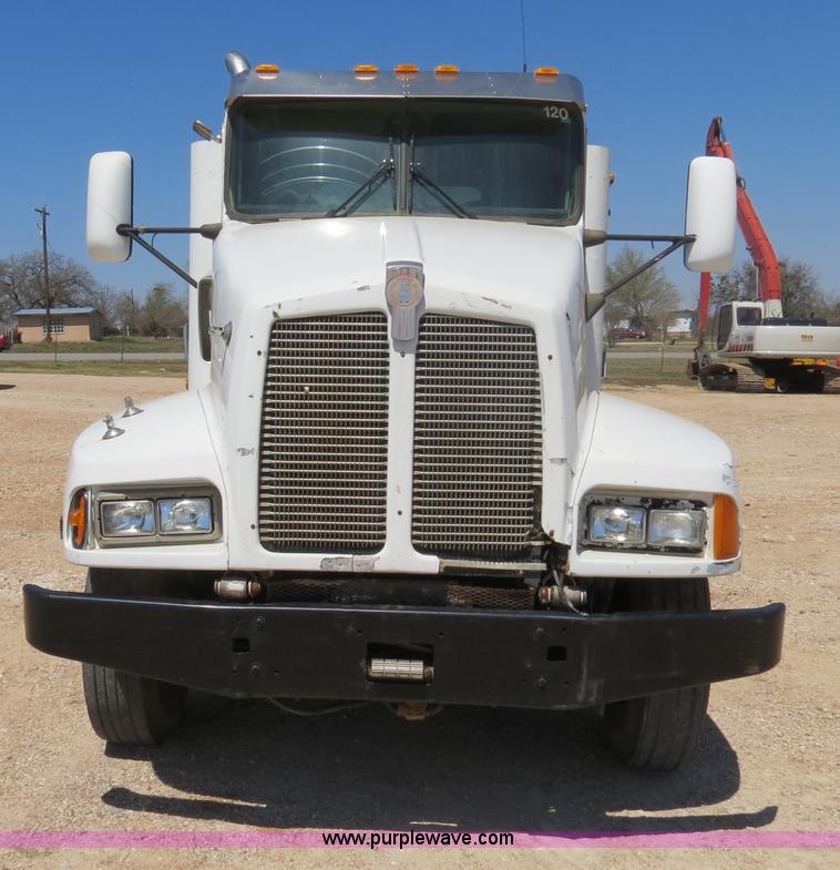 image for item B4681 1997 Kenworth T600 dump truck