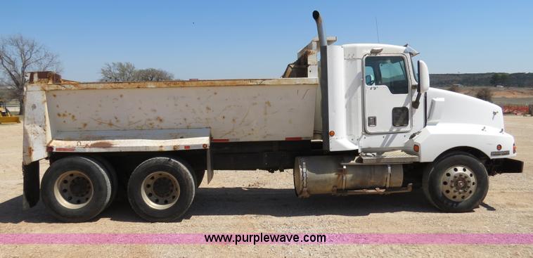 image for item B4681 1997 Kenworth T600 dump truck
