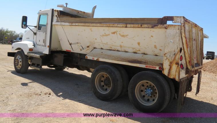 image for item B4681 1997 Kenworth T600 dump truck