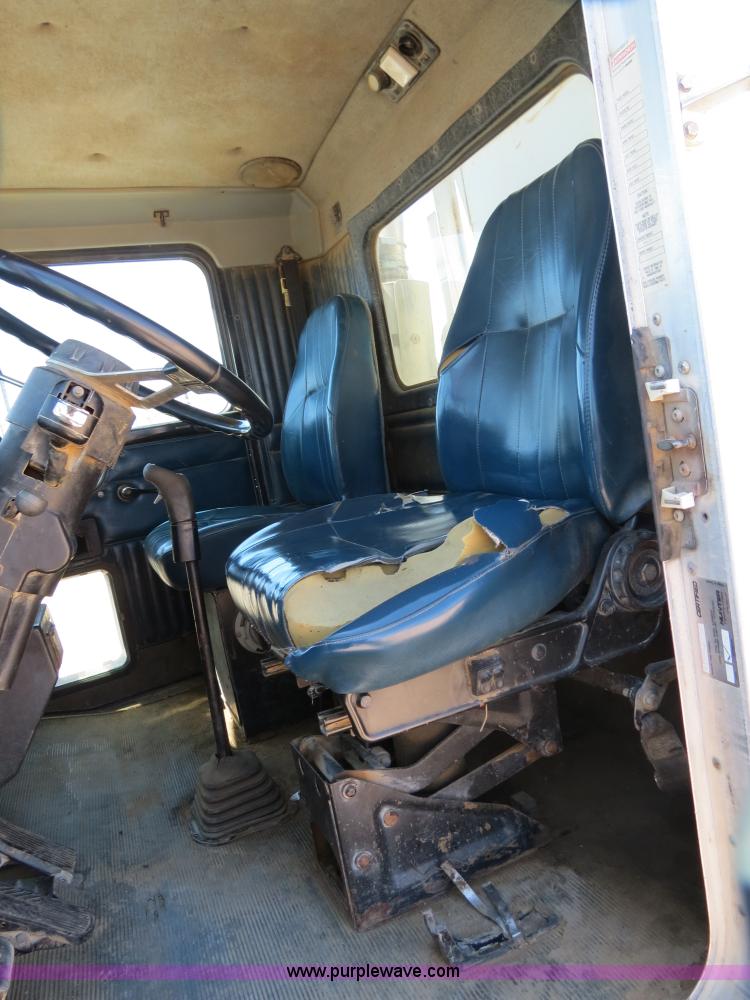 image for item B4681 1997 Kenworth T600 dump truck