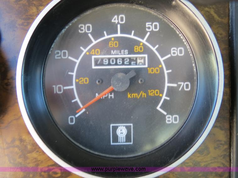 image for item B4681 1997 Kenworth T600 dump truck