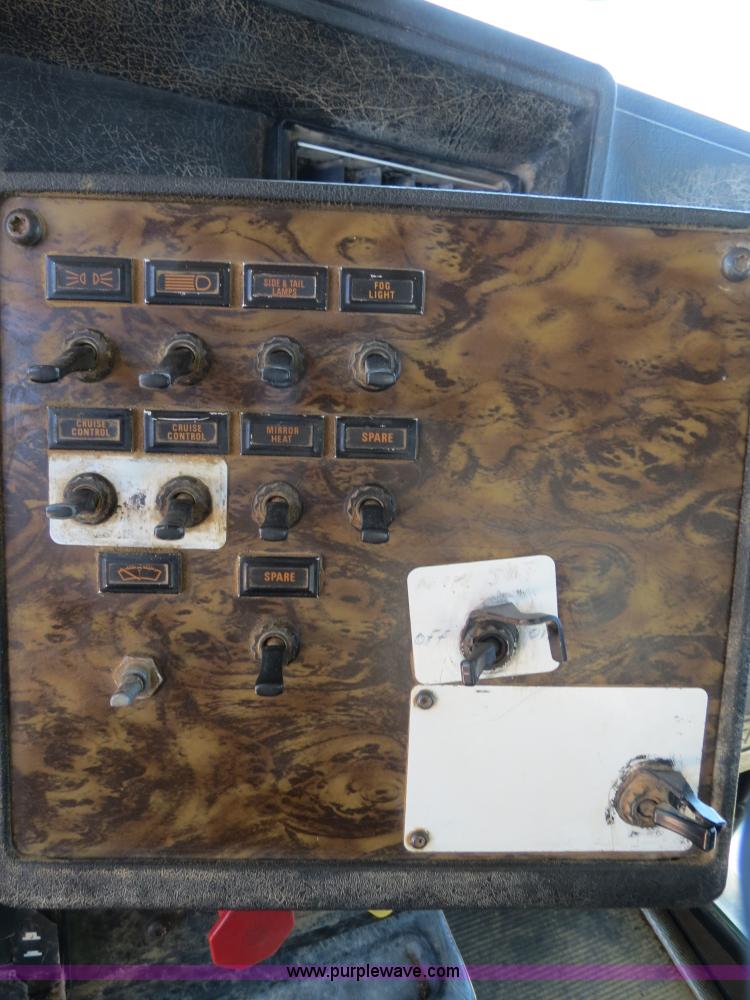 image for item B4681 1997 Kenworth T600 dump truck