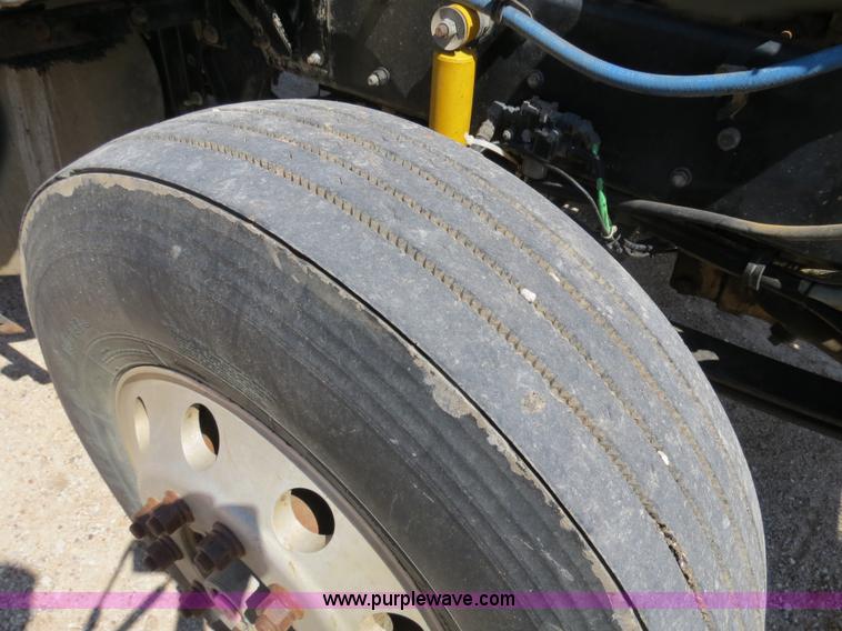 image for item B4681 1997 Kenworth T600 dump truck