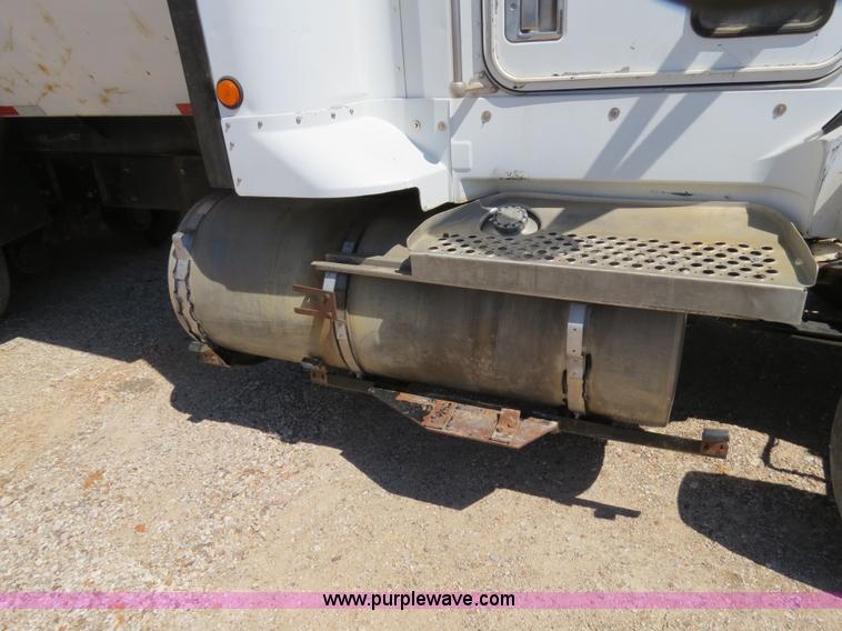 image for item B4681 1997 Kenworth T600 dump truck