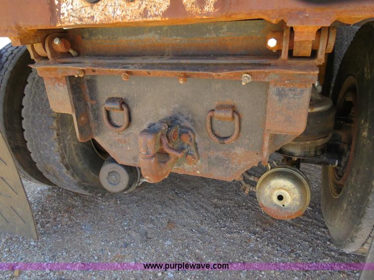 image for item B4681 1997 Kenworth T600 dump truck