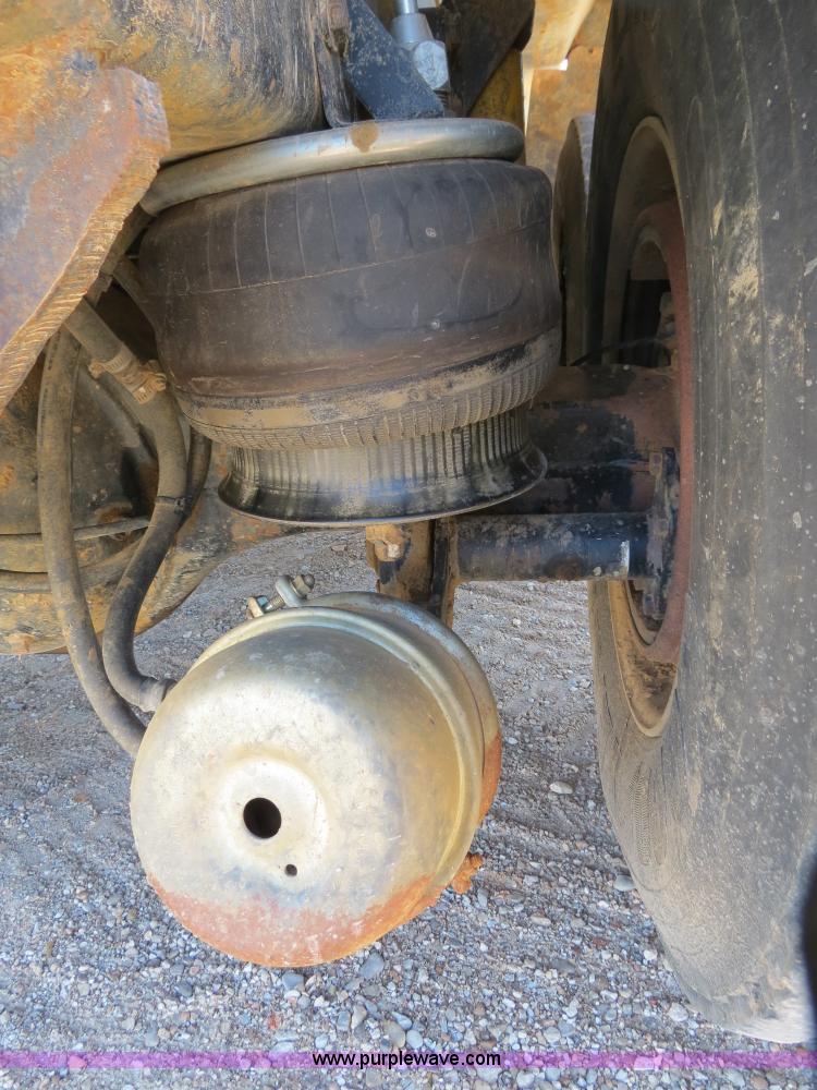 image for item B4681 1997 Kenworth T600 dump truck