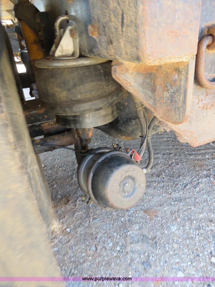 image for item B4681 1997 Kenworth T600 dump truck