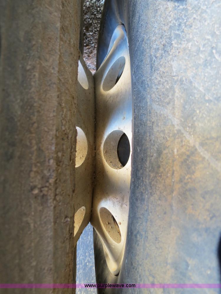 image for item B4681 1997 Kenworth T600 dump truck