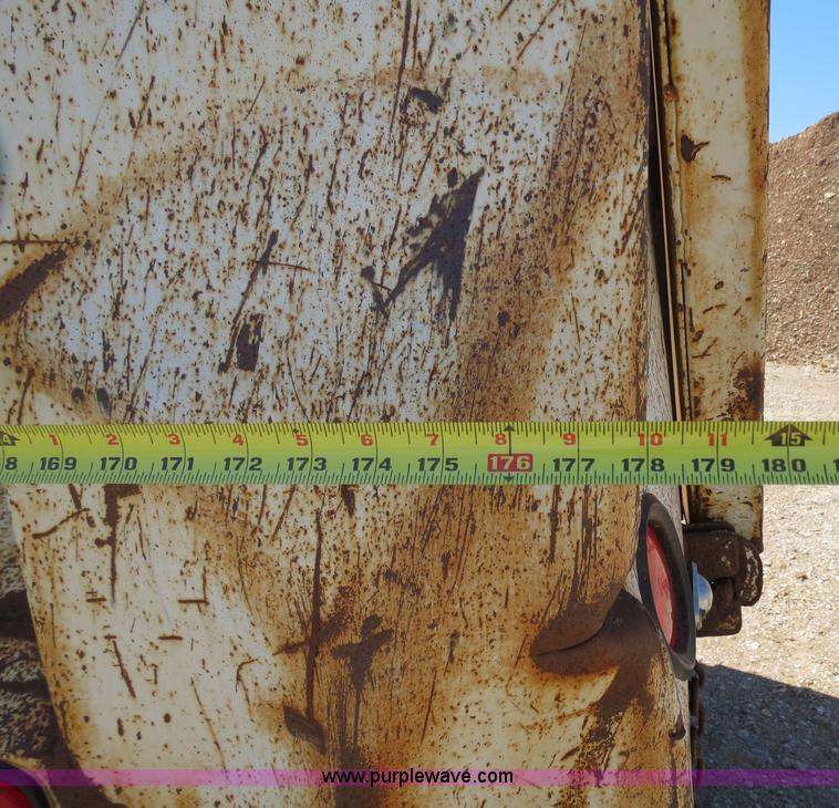 image for item B4681 1997 Kenworth T600 dump truck