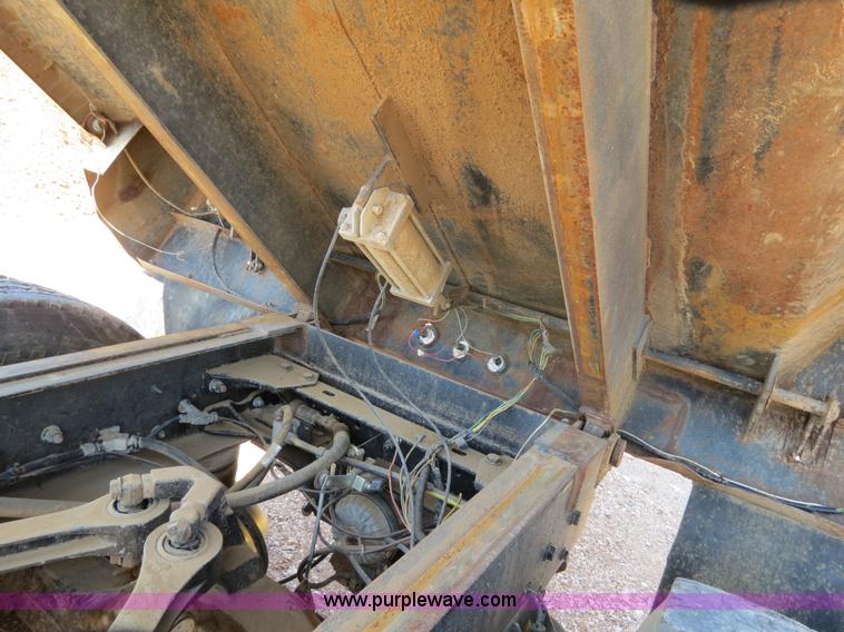image for item B4681 1997 Kenworth T600 dump truck