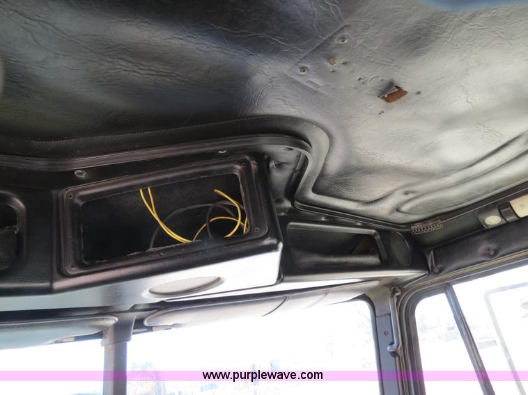 image for item B4682 1996 Freightliner FLD120 semi truck