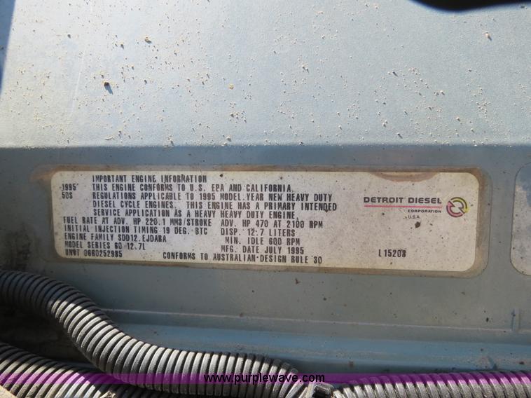 image for item B4682 1996 Freightliner FLD120 semi truck