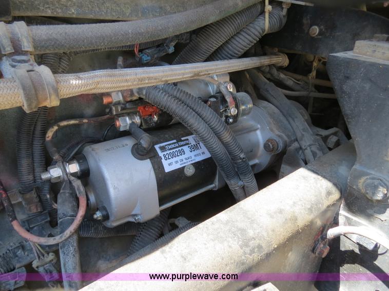 image for item B4682 1996 Freightliner FLD120 semi truck