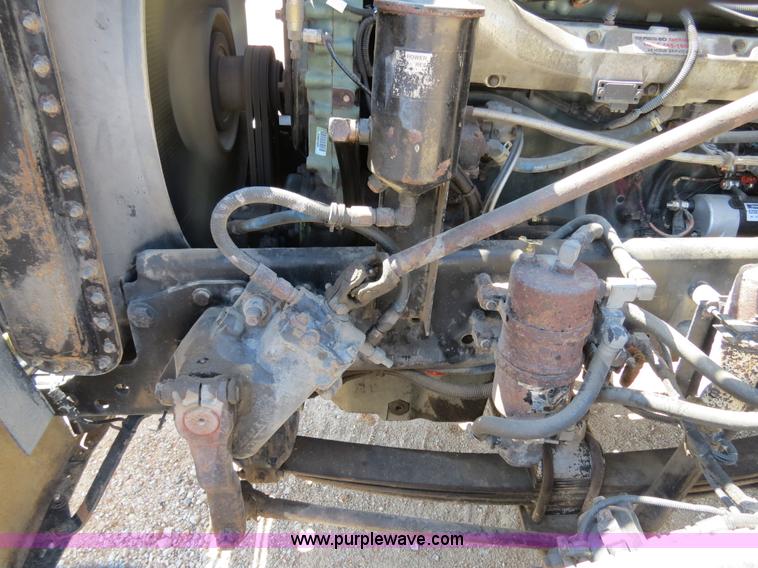 image for item B4682 1996 Freightliner FLD120 semi truck