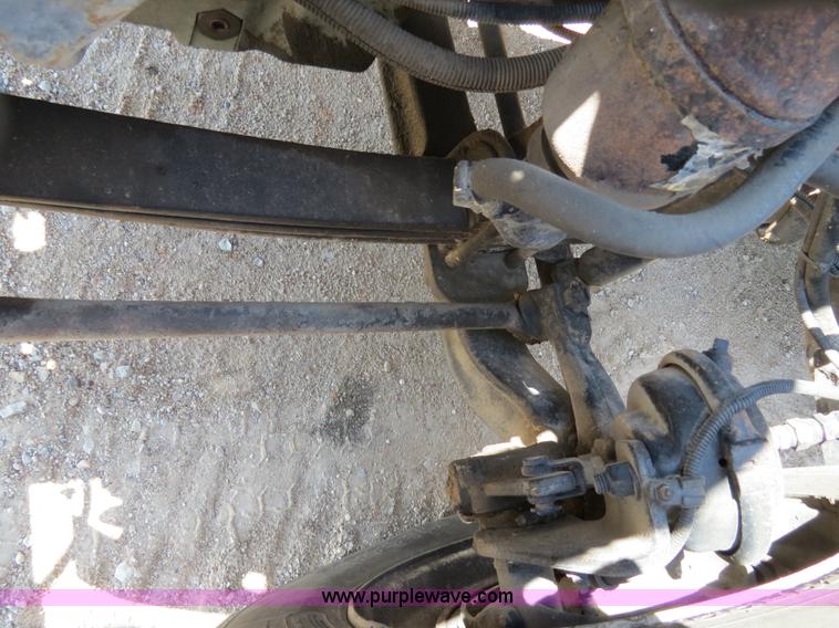 image for item B4682 1996 Freightliner FLD120 semi truck