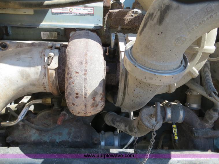 image for item B4682 1996 Freightliner FLD120 semi truck