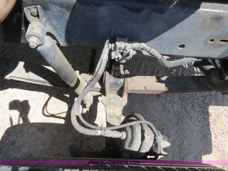 image for item B4682 1996 Freightliner FLD120 semi truck