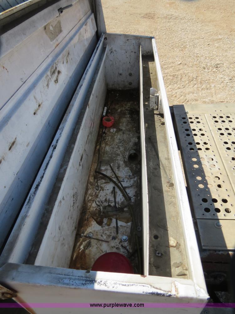 image for item B4682 1996 Freightliner FLD120 semi truck