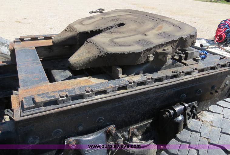 image for item B4682 1996 Freightliner FLD120 semi truck