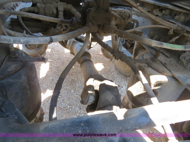 image for item B4682 1996 Freightliner FLD120 semi truck