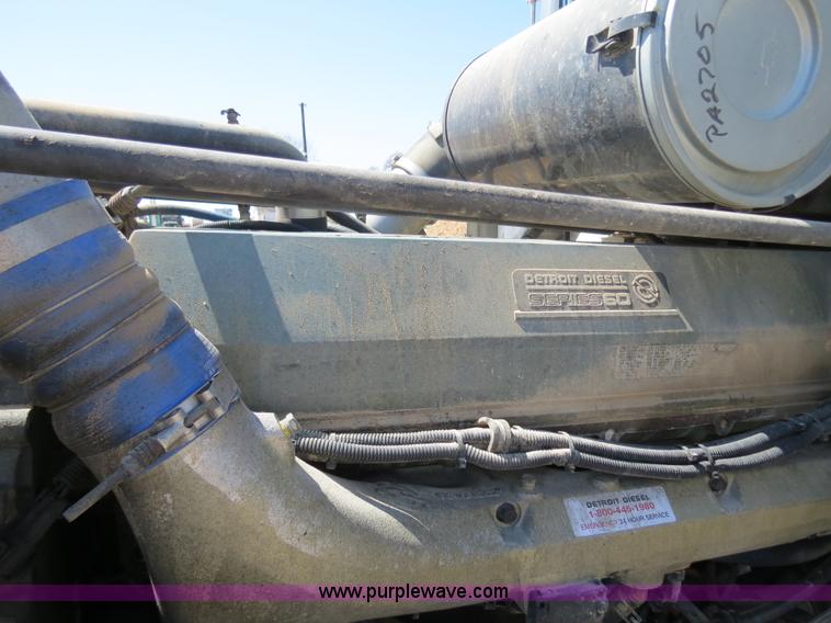 image for item B4683 1998 Freightliner FLD120 winch semi truck