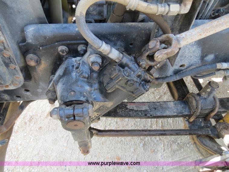 image for item B4683 1998 Freightliner FLD120 winch semi truck