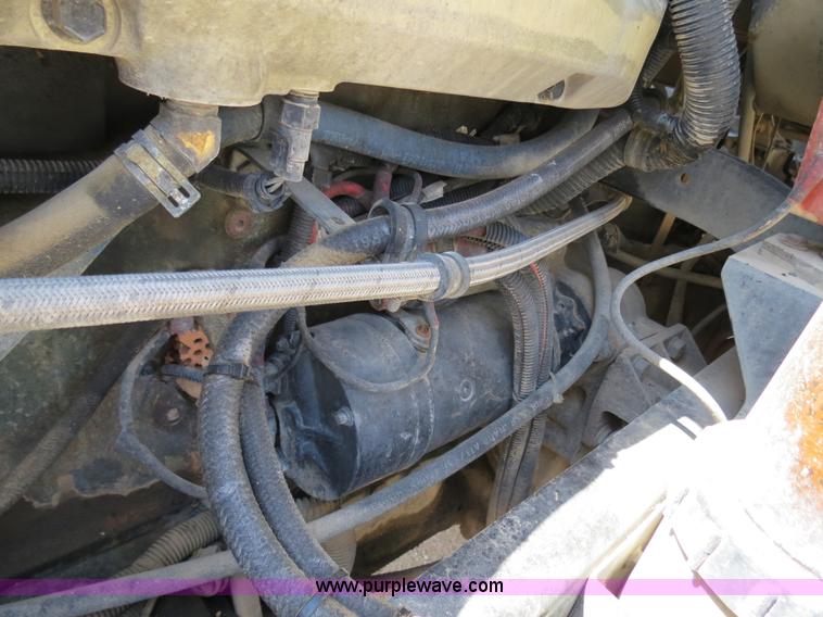 image for item B4683 1998 Freightliner FLD120 winch semi truck