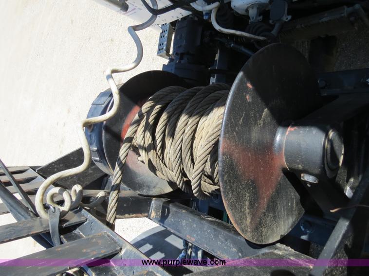 image for item B4683 1998 Freightliner FLD120 winch semi truck