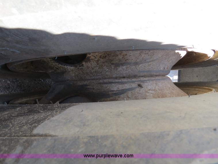 image for item B4683 1998 Freightliner FLD120 winch semi truck