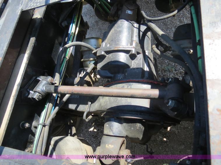 image for item B4683 1998 Freightliner FLD120 winch semi truck