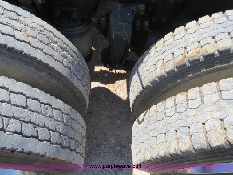 image for item B4683 1998 Freightliner FLD120 winch semi truck