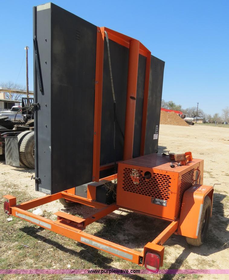 image for item B4684 1992 Addco DH1000 DOT-SIGN message board