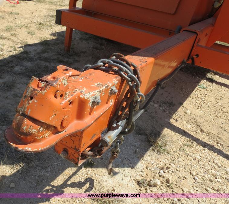 image for item B4684 1992 Addco DH1000 DOT-SIGN message board