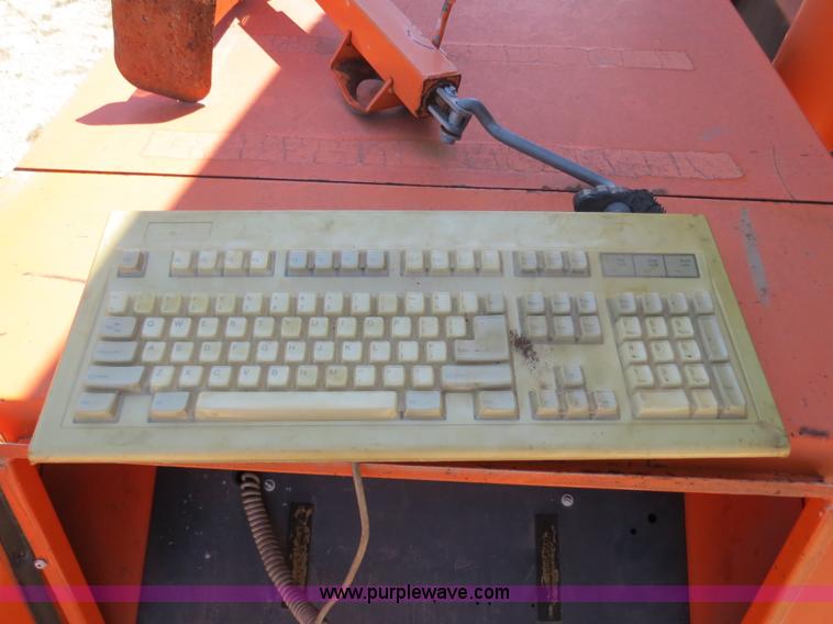 image for item B4684 1992 Addco DH1000 DOT-SIGN message board