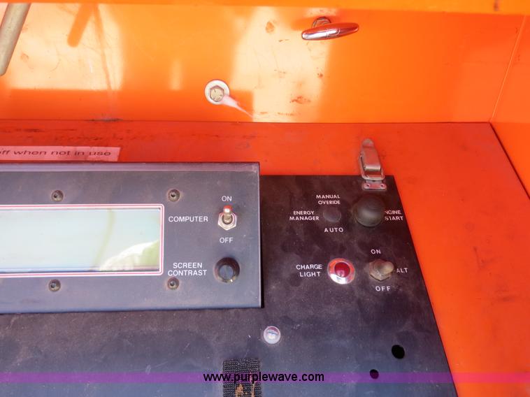 image for item B4684 1992 Addco DH1000 DOT-SIGN message board