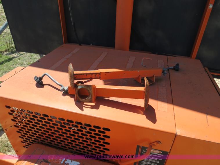 image for item B4684 1992 Addco DH1000 DOT-SIGN message board