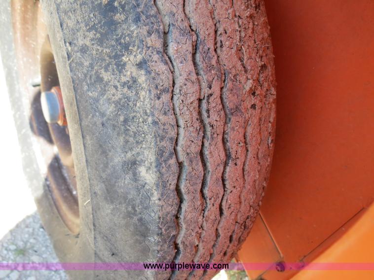 image for item B4684 1992 Addco DH1000 DOT-SIGN message board