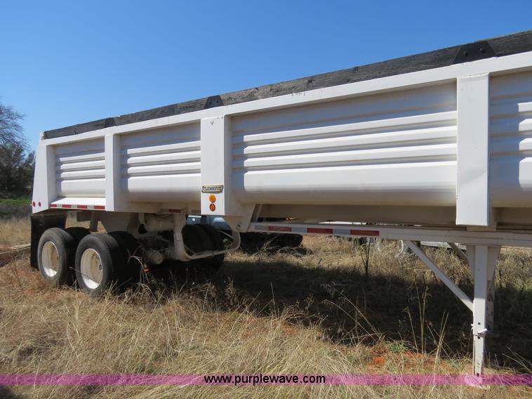 image for item B4693 1994 Clement LW3228 32ft dual tandem axle end dump trailer