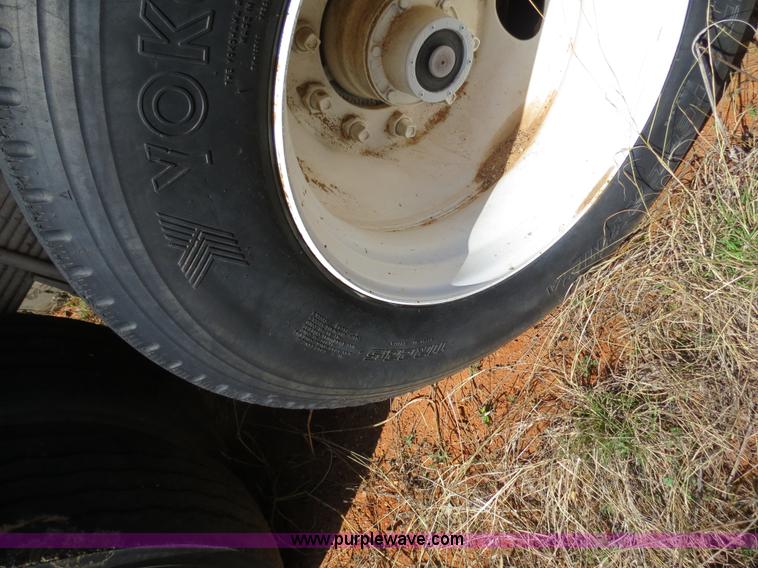 image for item B4693 1994 Clement LW3228 32ft dual tandem axle end dump trailer