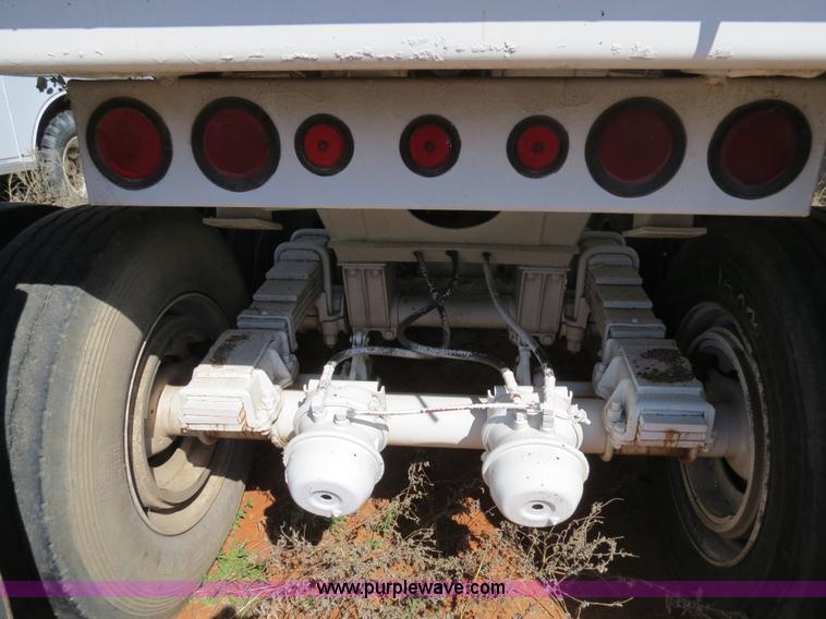 image for item B4693 1994 Clement LW3228 32ft dual tandem axle end dump trailer